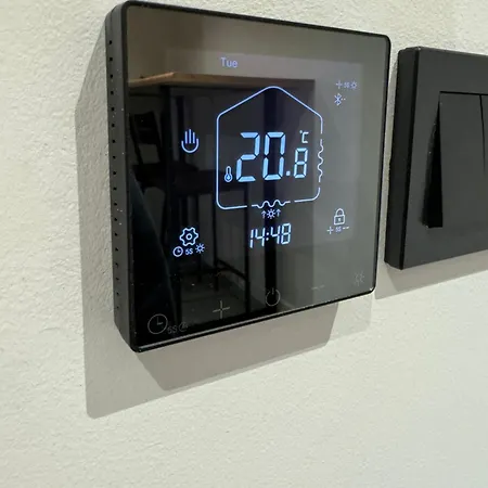 Gray 24h - Parking On The Street