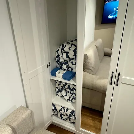 Apartment Gray 24h - Parking On The Street