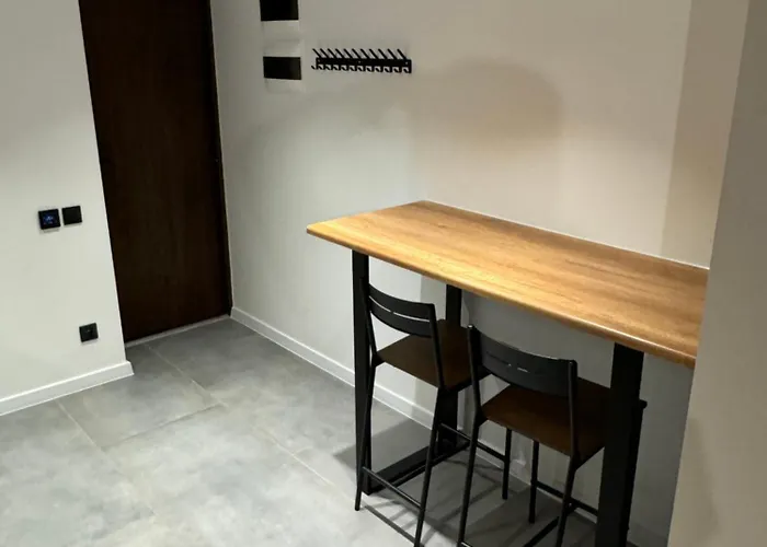 דירה Gray 24h - Parking On The Street קטוביץ