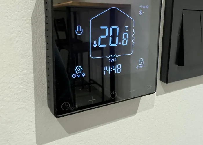 Gray 24h - Parking On The Street