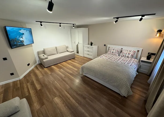 Gray 24h - Parking On The Street * קטוביץ